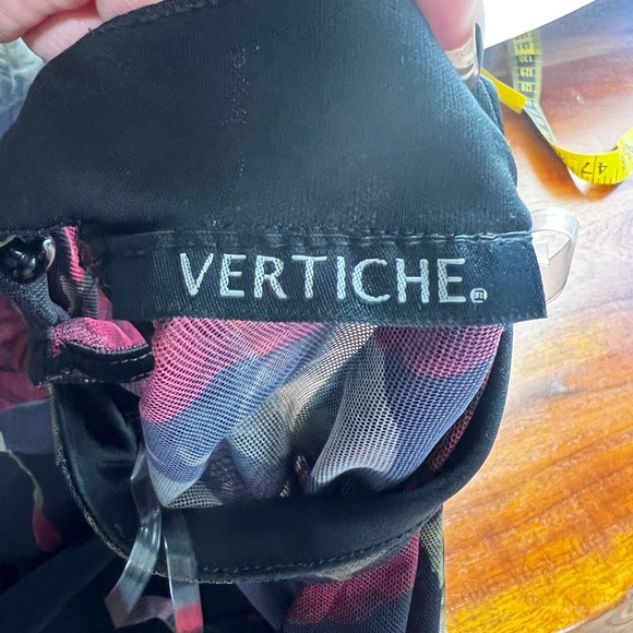 Dress with flowery fabric in medium size - Picture 15 of 15